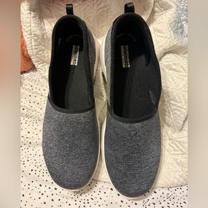 Sketchers GOWalk Gray and Black size 11